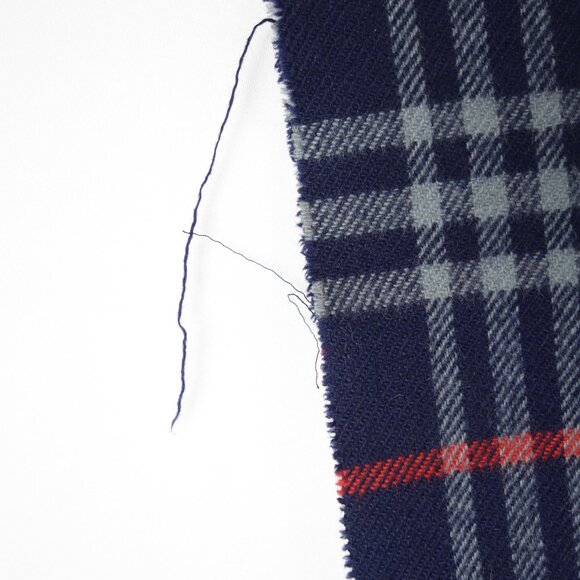 Vtg Burberrys Nova Check Cashmere Scarf Made In England, Sz 54 in x 11.25 in - Picture 7 of 11